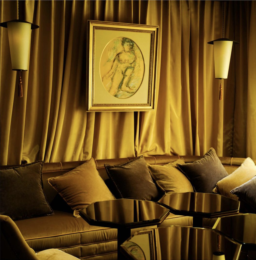 Louisa's interior — intimate lounge